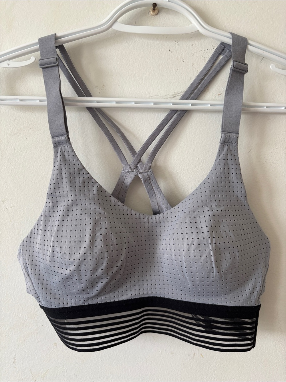 Victoria’s Secret sport lightweight sports bra